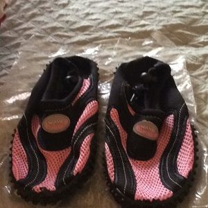 Swim shoes